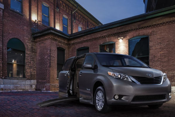 Wheelchair Van Highlight- Toyota Sienna 