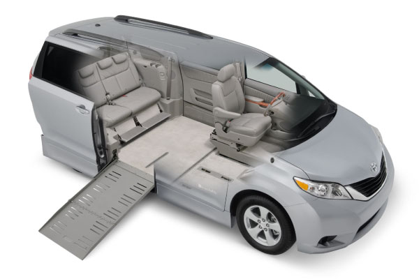 Toyota_Sienna_wheelchair_interior_2 Toyota_Sienna_wheelchair_interior_2
